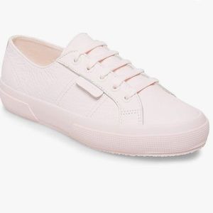 Superga Women's 2750 Tumbled Leatheru Sneaker. Size 8.5